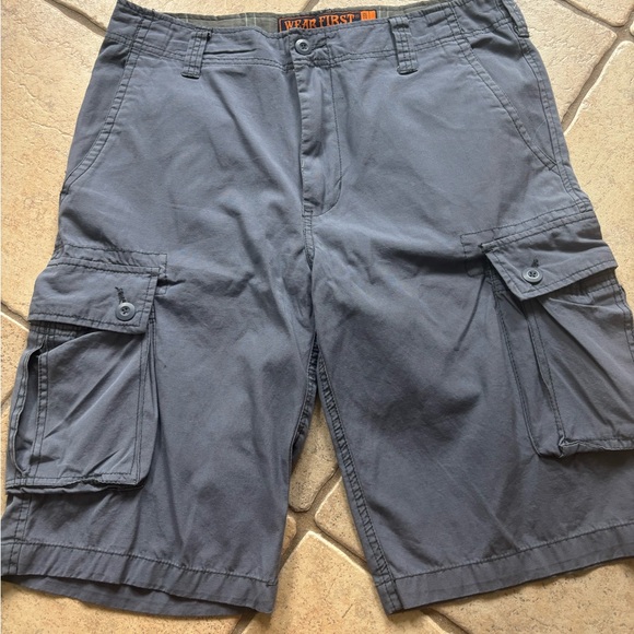 Wear First Men's 34 Gray Cargo Shorts New with Tags - Picture 1 of 5